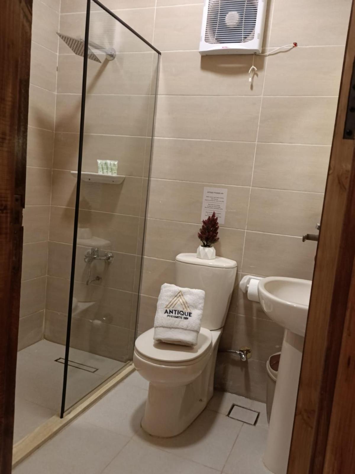 Antique Pyramids Inn Giza Room photo